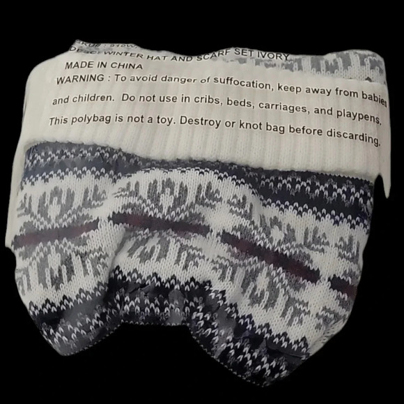 NWT Hat and Scarf Set - Picture 2 of 3